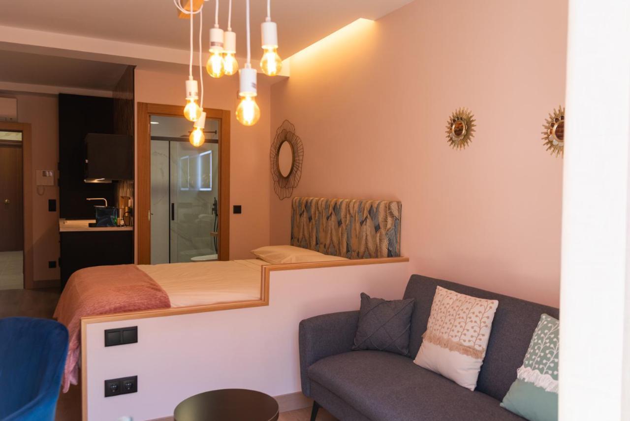 Ferrari Suites บายาโดลิด ภายนอก รูปภาพ