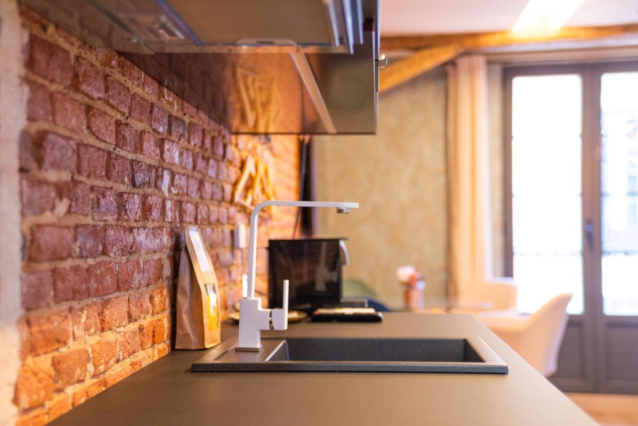 Ferrari Suites บายาโดลิด ภายนอก รูปภาพ